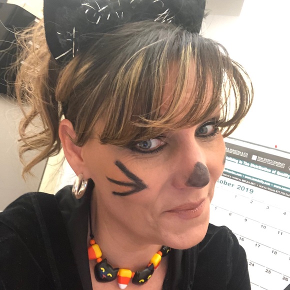 Meet your Posher, Wendy - Picture 1 of 1